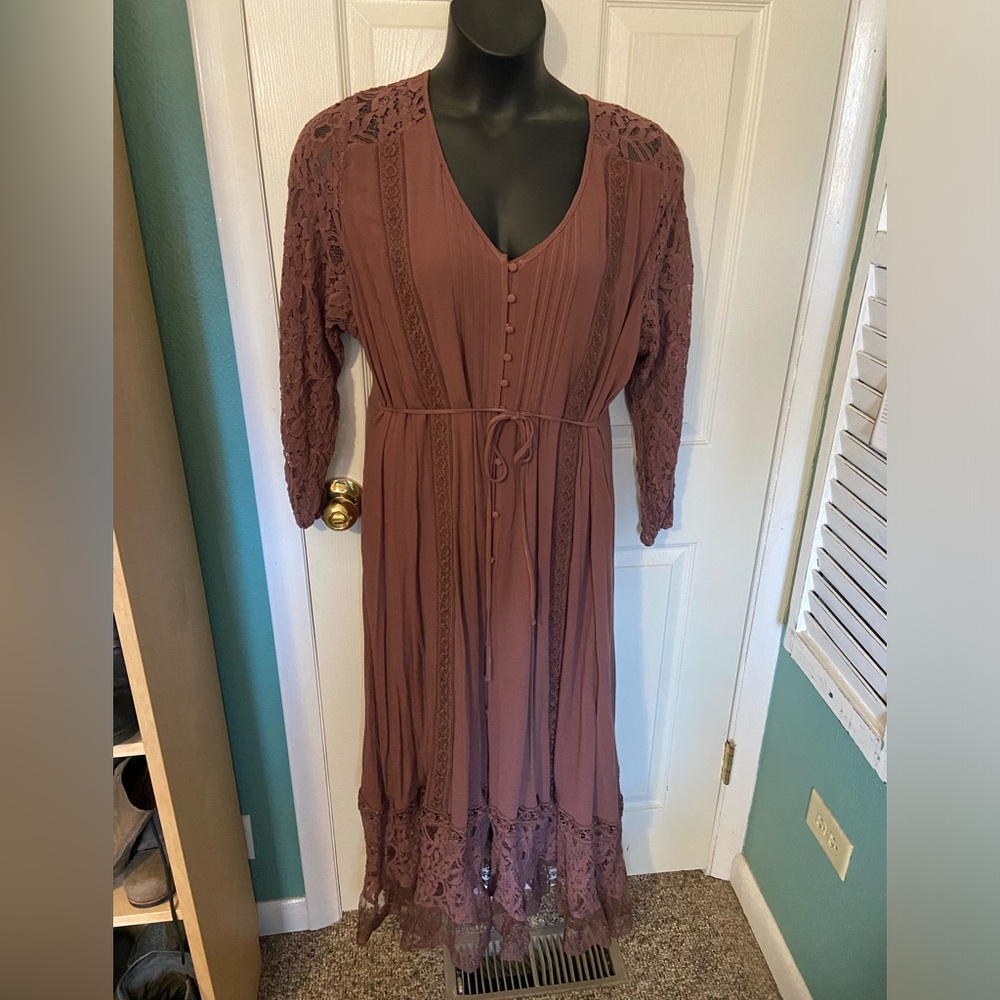 City Chic Mocha Desire Maxi Dress w/ lace & button details & liner Sz 18/M